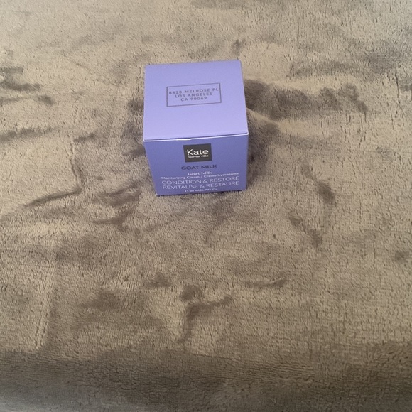 NWT 🛍 Kate Somerville Goat Milk Moisturizing Cream - Picture 4 of 7